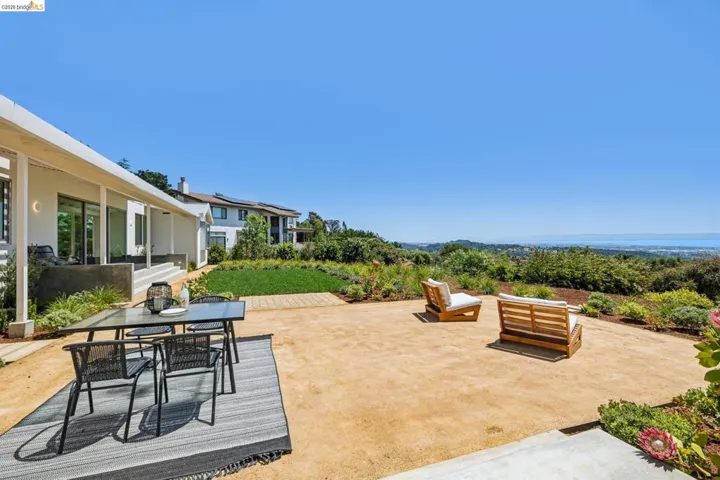 14001 Skyline Blvd, Oakland, California 94619