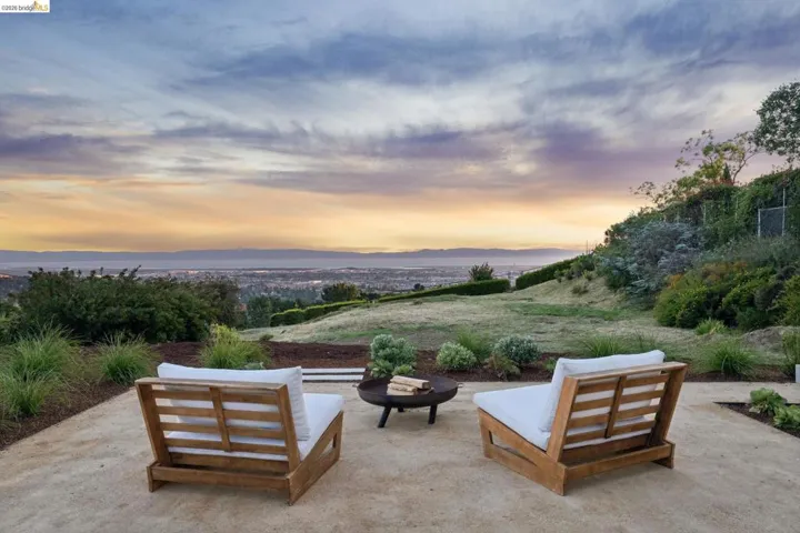 14001 Skyline Blvd, Oakland, California 94619