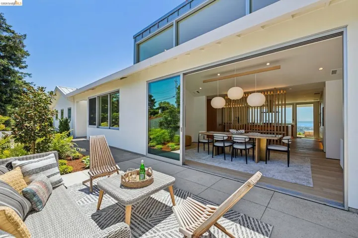 14001 Skyline Blvd, Oakland, California 94619