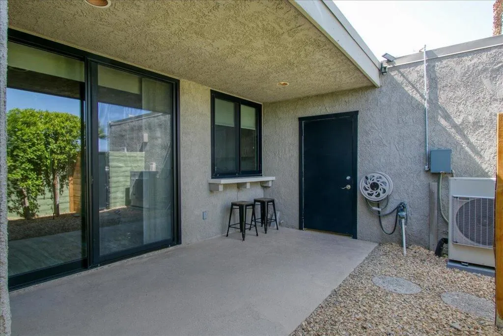 GARAGE ENTRY