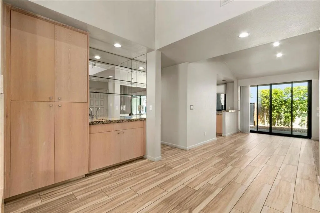 LIVING BAR STORAGE