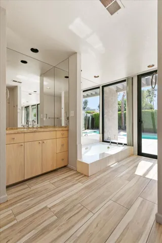 MASTER BATH 1
