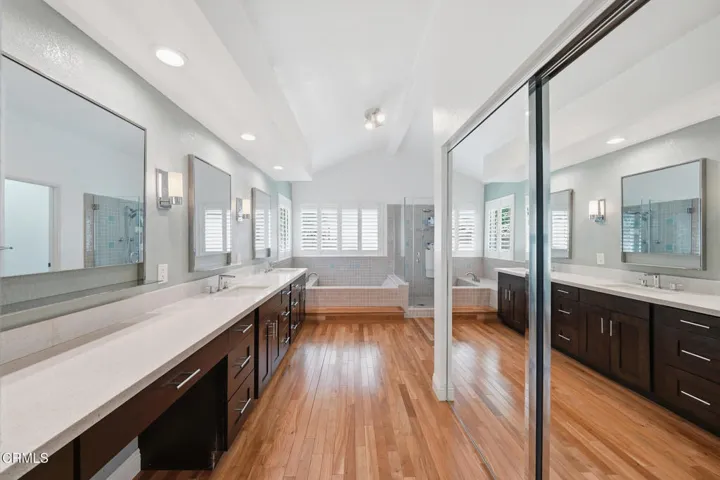 3180 Dragonfly St 48
