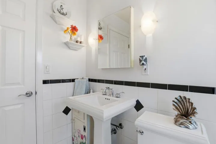 949 Pleasant Hill Road, Redwood City, California 94061