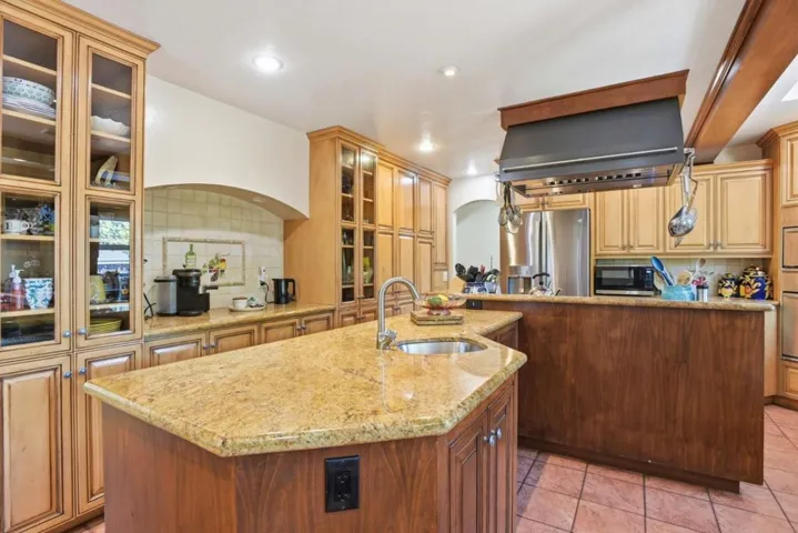 949 Pleasant Hill Road, Redwood City, California 94061