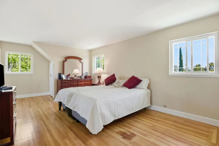 949 Pleasant Hill Road, Redwood City, California 94061