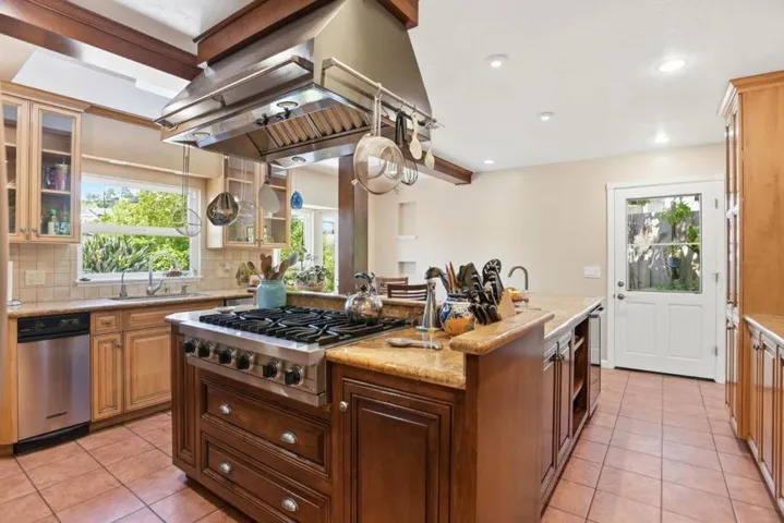 949 Pleasant Hill Road, Redwood City, California 94061