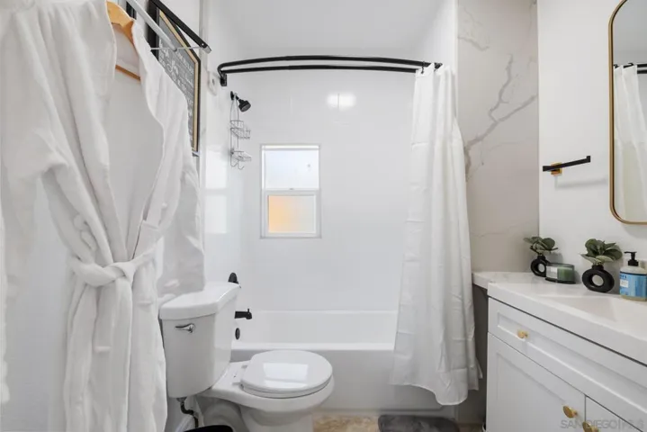 1055 21st Street, San Diego, California 92102