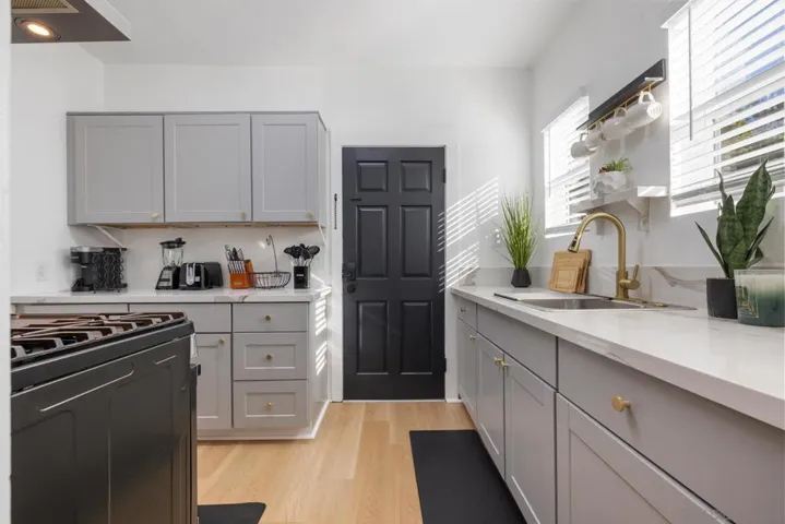 1055 21st Street, San Diego, California 92102