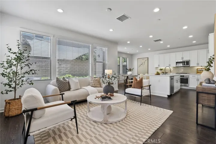 31 Fuchsia, Lake Forest, California 92630
