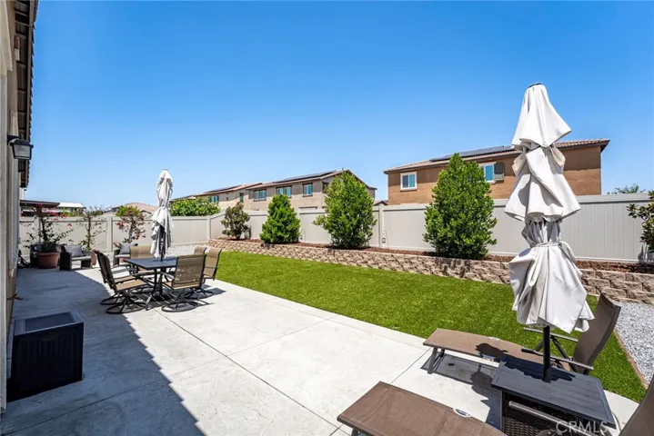 Upgraded large concrete patio for entertaining