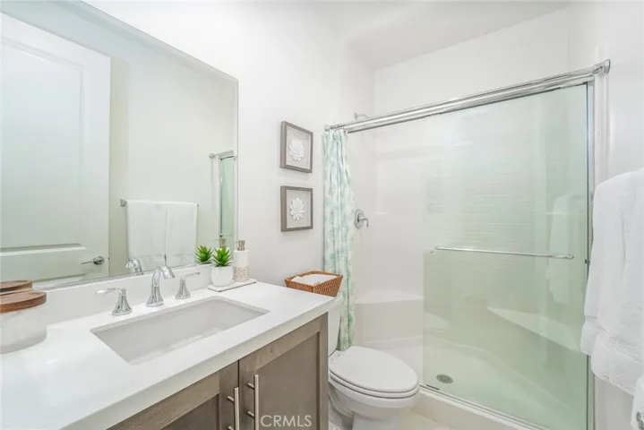 Guest "wing" bathroom