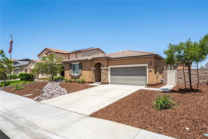 Low maintenance front yard