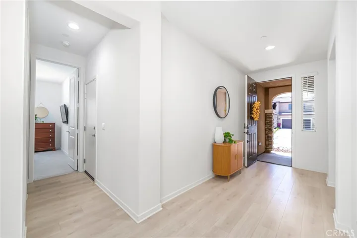Wide hallway makes for a dramatic entry