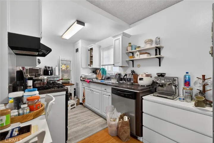 16421 S Manhattan Place, Gardena, California 90247