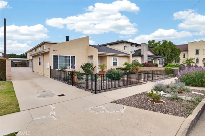 16421 S Manhattan Place, Gardena, California 90247