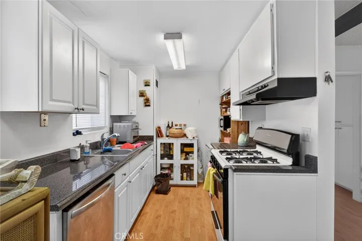 16421 S Manhattan Place, Gardena, California 90247