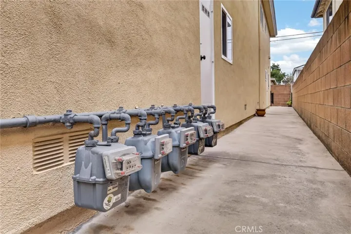 16421 S Manhattan Place, Gardena, California 90247