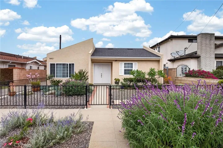 16421 S Manhattan Place, Gardena, California 90247