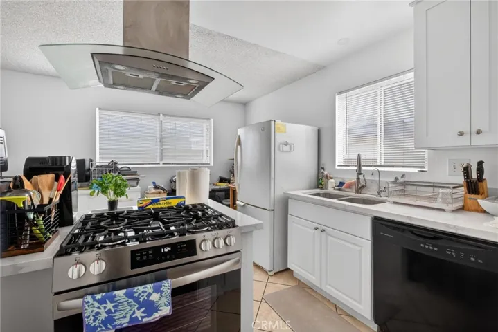 16421 S Manhattan Place, Gardena, California 90247