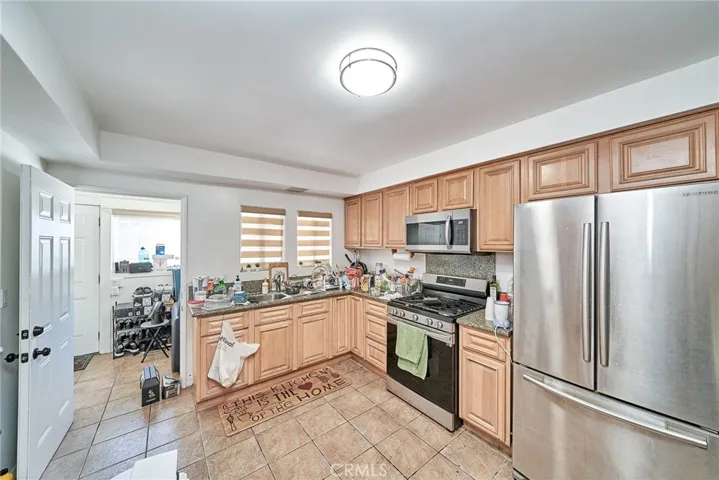 FIRST FLOOR KITCHEN