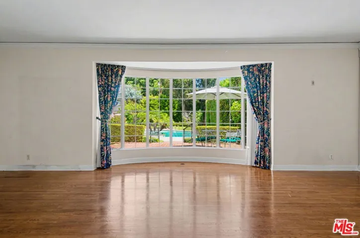608 Trenton Drive, Beverly Hills, California 90210