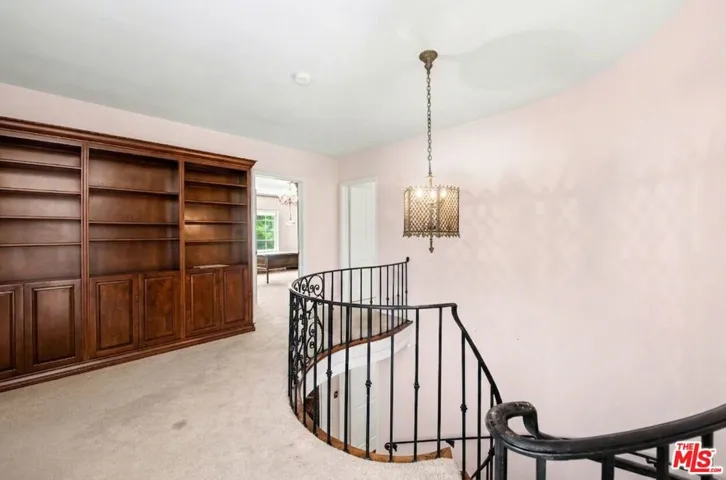 608 Trenton Drive, Beverly Hills, California 90210