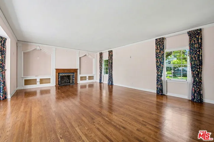608 Trenton Drive, Beverly Hills, California 90210