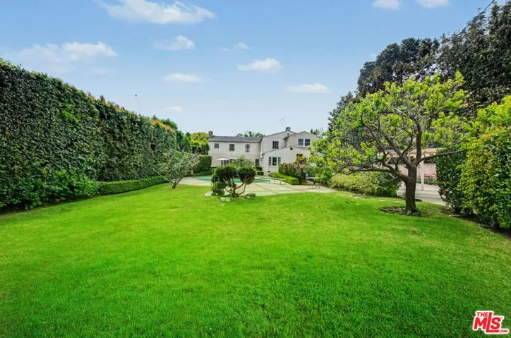 608 Trenton Drive, Beverly Hills, California 90210
