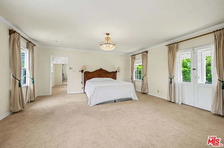608 Trenton Drive, Beverly Hills, California 90210