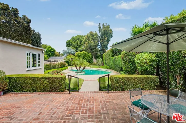 608 Trenton Drive, Beverly Hills, California 90210