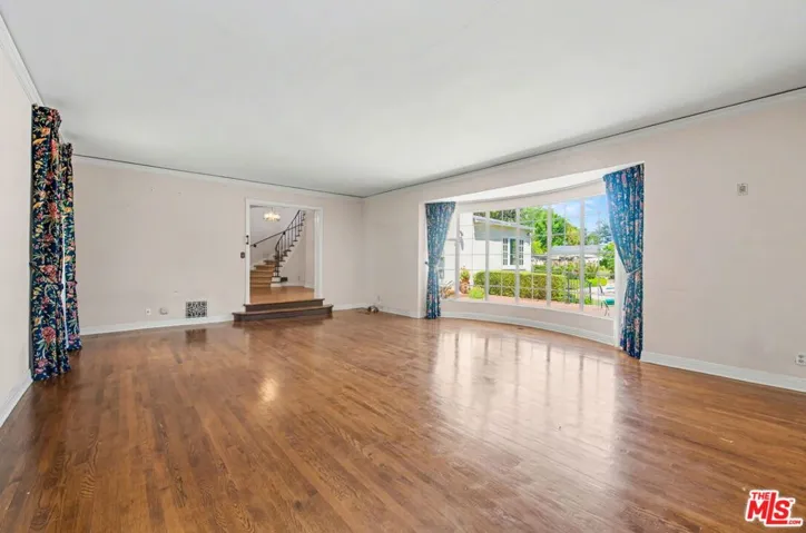 608 Trenton Drive, Beverly Hills, California 90210