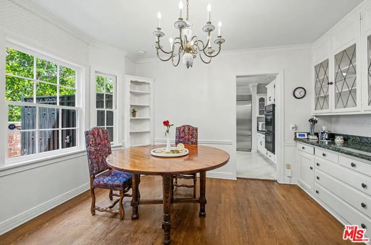 608 Trenton Drive, Beverly Hills, California 90210