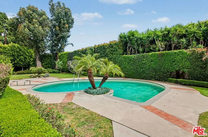 608 Trenton Drive, Beverly Hills, California 90210