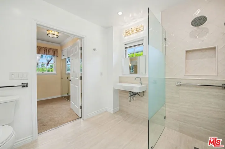 608 Trenton Drive, Beverly Hills, California 90210