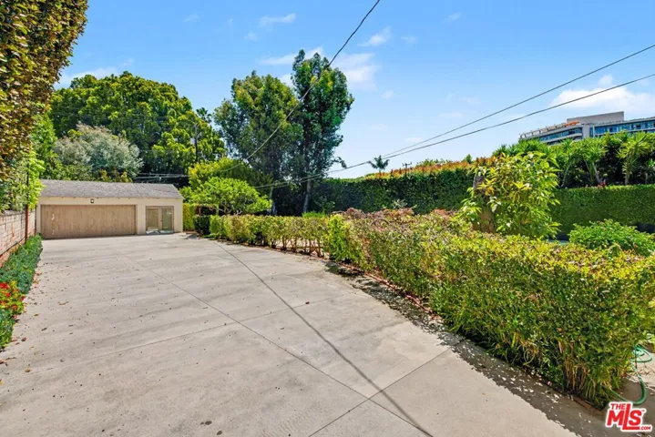 608 Trenton Drive, Beverly Hills, California 90210