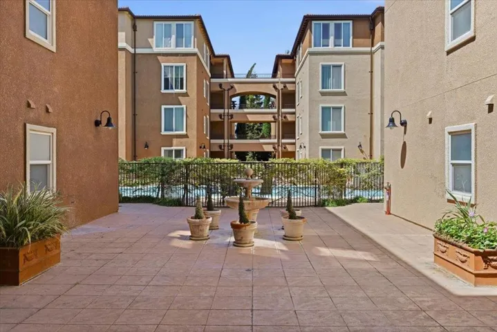 801 S Winchester Boulevard 3302, San Jose, California 95128