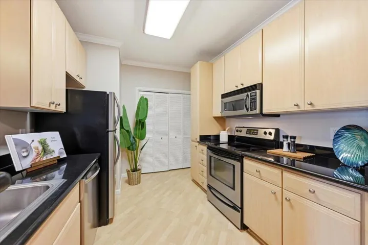 801 S Winchester Boulevard 3302, San Jose, California 95128