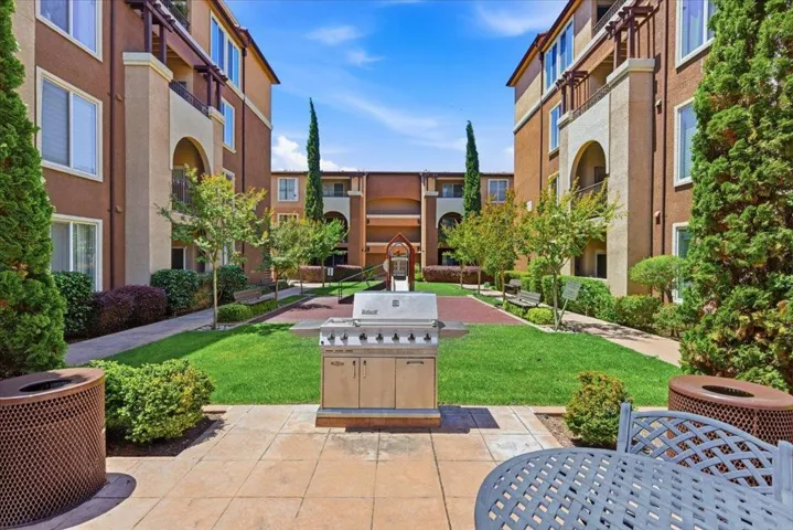 801 S Winchester Boulevard 3302, San Jose, California 95128