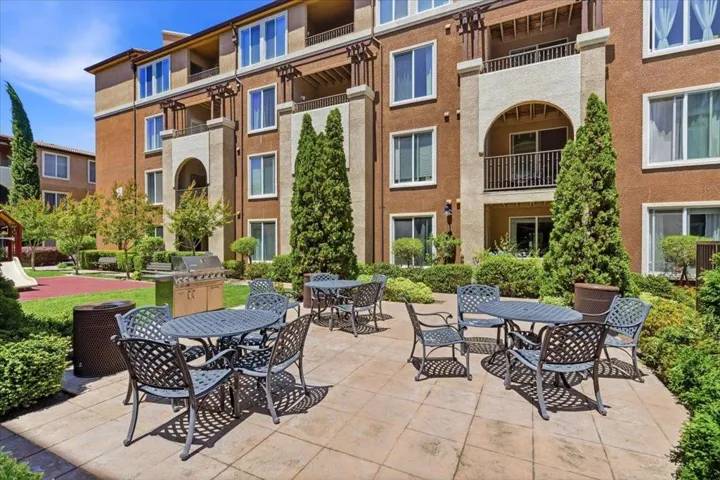 801 S Winchester Boulevard 3302, San Jose, California 95128
