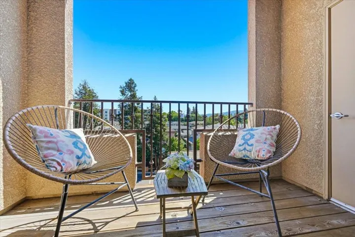 801 S Winchester Boulevard 3302, San Jose, California 95128