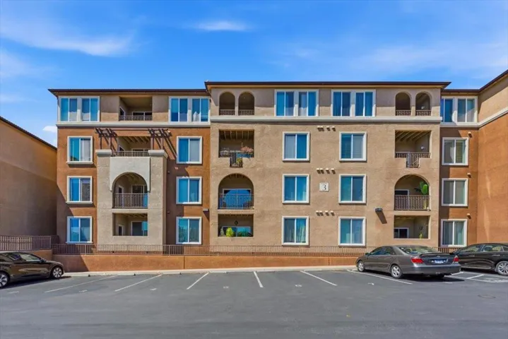 801 S Winchester Boulevard 3302, San Jose, California 95128