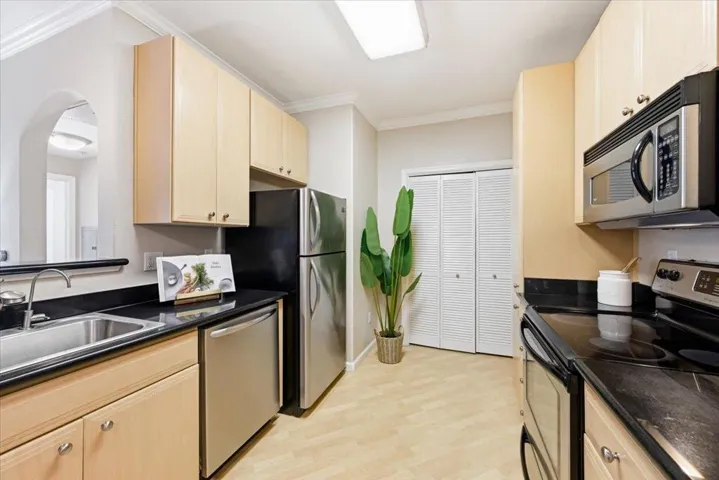801 S Winchester Boulevard 3302, San Jose, California 95128