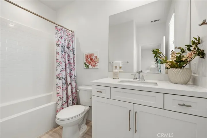 18135 Tableau Way, Saugus, California 91350