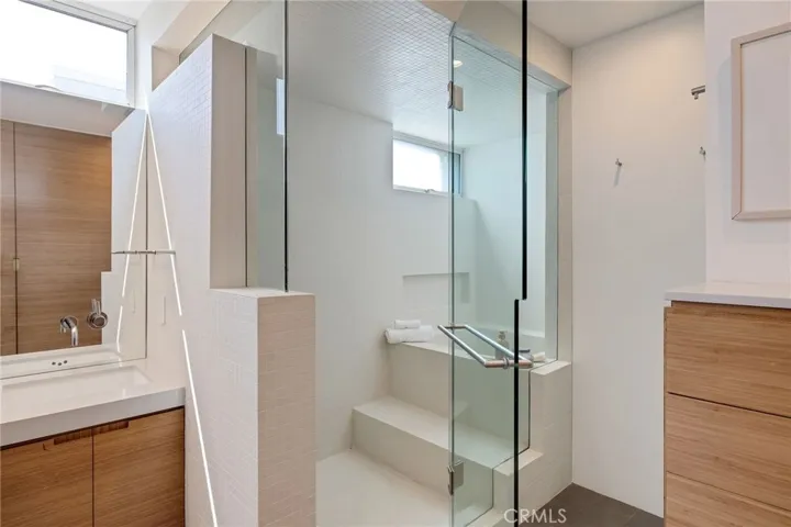 27 Driftwood Street, Marina Del Rey, California 90292
