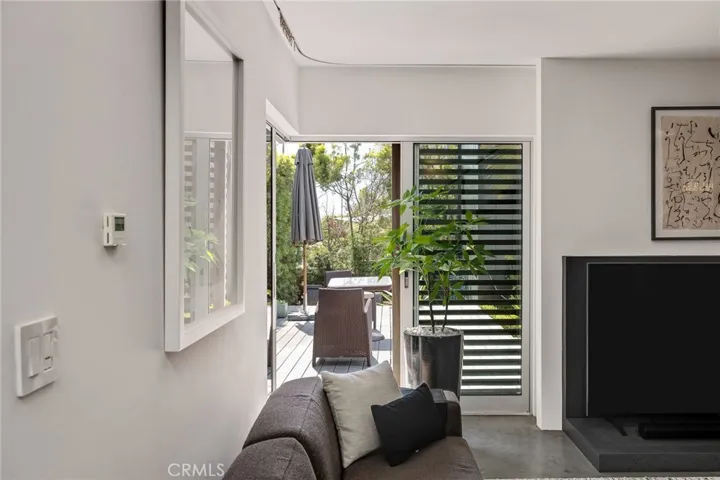 27 Driftwood Street, Marina Del Rey, California 90292