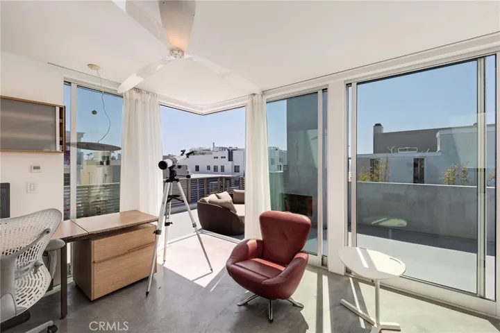 27 Driftwood Street, Marina Del Rey, California 90292