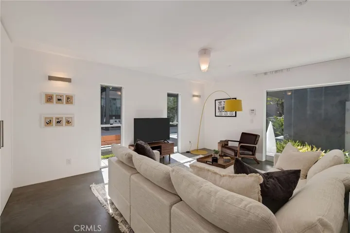 27 Driftwood Street, Marina Del Rey, California 90292
