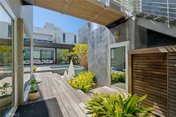 27 Driftwood Street, Marina Del Rey, California 90292