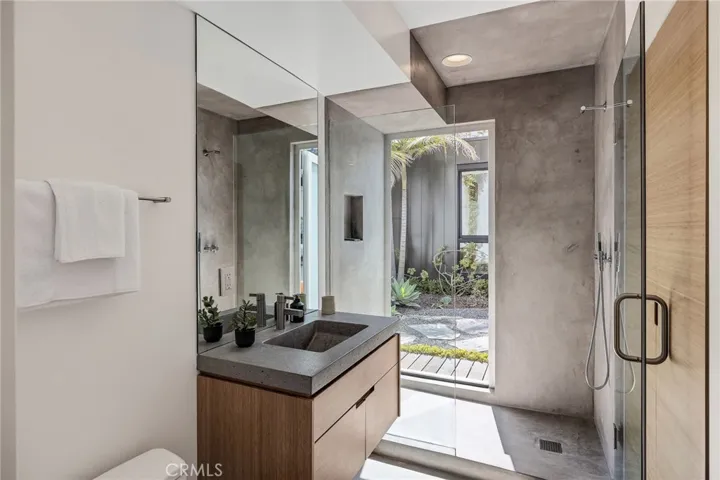 27 Driftwood Street, Marina Del Rey, California 90292